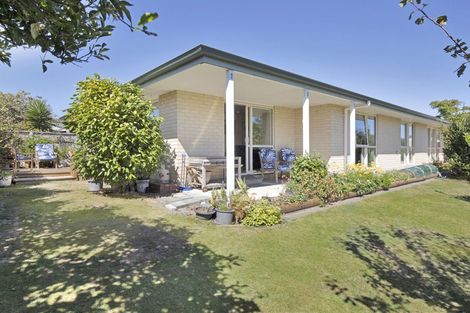 Photo of property in 89 Cedar Drive, Paraparaumu Beach, Paraparaumu, 5032