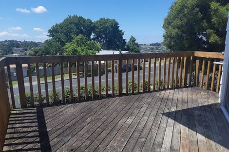 Photo of property in 1 Raelene Place, Massey, Auckland, 0614