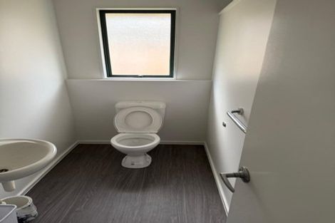 Photo of property in 10 Kaponga Crescent, New Lynn, Auckland, 0600