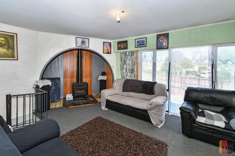 Photo of property in 37 Gainsborough Street, Manurewa, Auckland, 2102