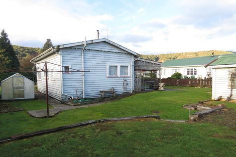 Photo of property in 30 Main Street, Reefton, 7830