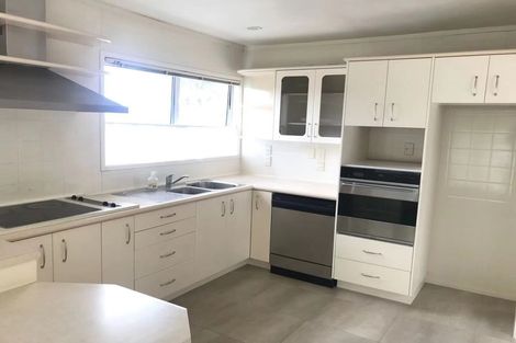 Photo of property in 4 Meadowvale Avenue, Forrest Hill, Auckland, 0620