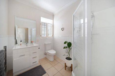 Photo of property in 19 Evelyn Road, Cockle Bay, Auckland, 2014