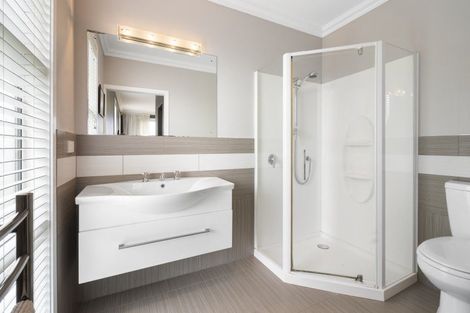 Photo of property in 4 Feltham Street, Hunterville, 4730