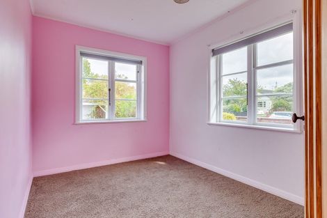 Photo of property in 18 Masters Crescent, Masterton, 5810