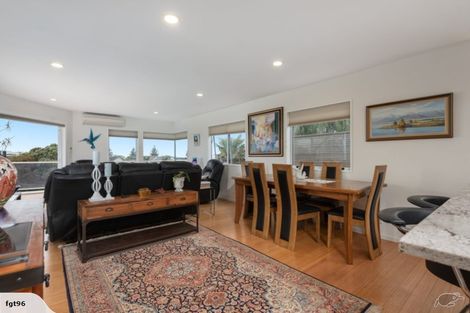 Photo of property in 140a Oceanview Road, Mount Maunganui, 3116