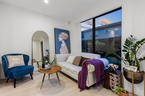 Photo of property in 25a Oteha Valley Road, Northcross, Auckland, 0632