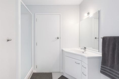Photo of property in 37 Matuhi Rise, Henderson, Auckland, 0612