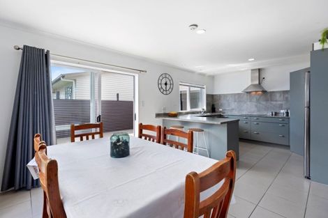 Photo of property in 61c Queen Road, Bellevue, Tauranga, 3110