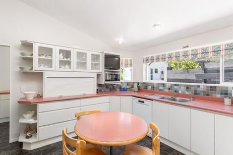 Photo of property in 20a Chatsworth Road, Silverstream, Upper Hutt, 5019