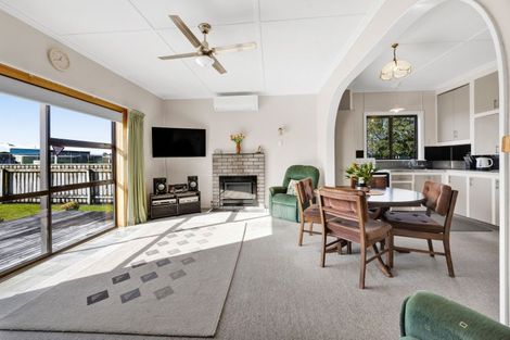 Photo of property in 158 Tasman Street, Opunake, 4616