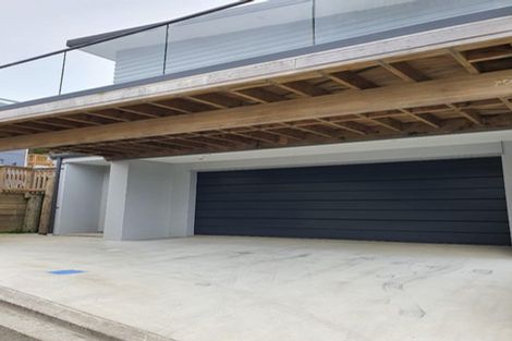 Photo of property in 9a Grumman Lane, Newlands, Wellington, 6037