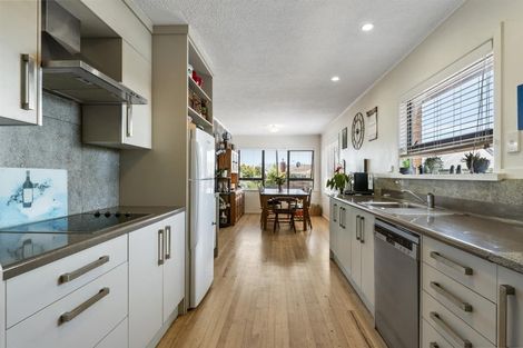 Photo of property in 20 Lee Street, Te Puke, 3119