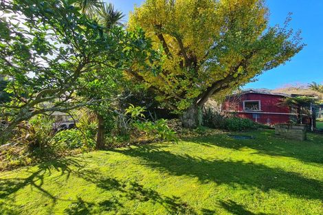 Photo of property in 15 Driving Creek Road, Coromandel, 3506