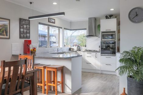 Photo of property in 19 Edgewater Grove, Whakatane, 3120