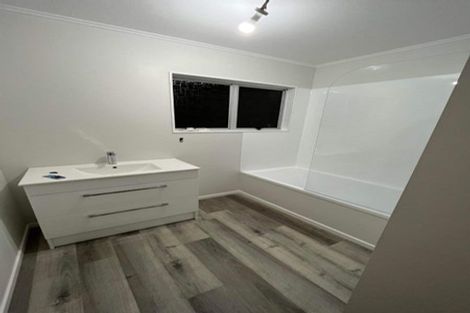Photo of property in 33 Woolwich Close, Whitby, Porirua, 5024