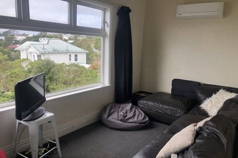 Photo of property in 27a Tanera Crescent, Brooklyn, Wellington, 6021