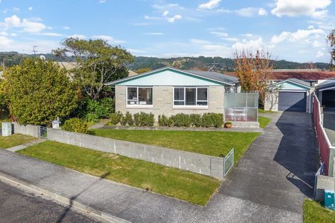Photo of property in 13 Whirinaki Crescent, Heretaunga, Upper Hutt, 5018