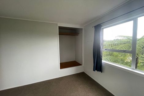 Photo of property in 30b Cheltenham Terrace, Newlands, Wellington, 6037