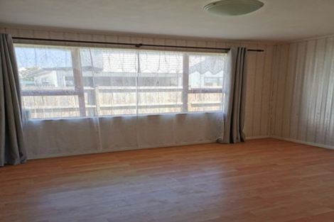 Photo of property in 6 Karamu Street, Te Atatu Peninsula, Auckland, 0610