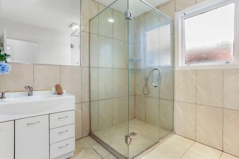 Photo of property in 4202a/2 Great North Road, Glendene, Auckland, 0602