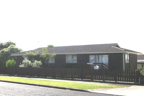 Photo of property in 2/4 Karaka Street, New Lynn, Auckland, 0600