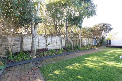 Photo of property in 61 Rhinevale Close, Henderson, Auckland, 0612