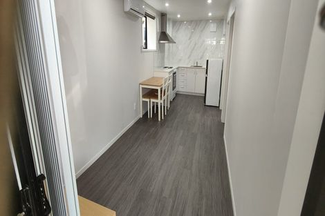 Photo of property in 2/68 Totaravale Drive, Totara Vale, Auckland, 0629