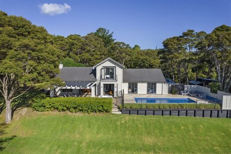 Photo of property in 251 Kaipara Road, Papakura, 2582