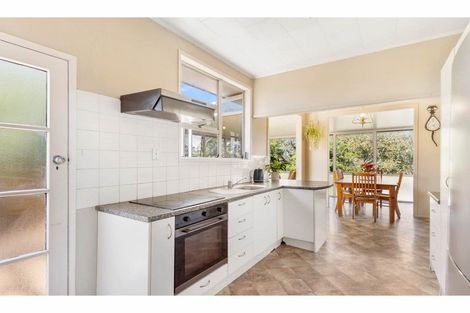 Photo of property in 24 Leaver Place, Weymouth, Auckland, 2103