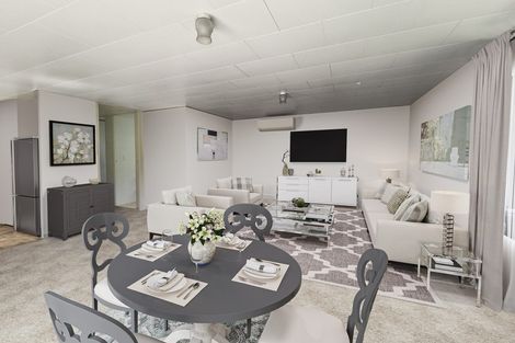 Photo of property in 9 Kirrie Avenue, Te Atatu South, Auckland, 0610