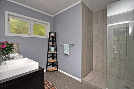 Photo of property in 14 Konini Road, Titirangi, Auckland, 0604