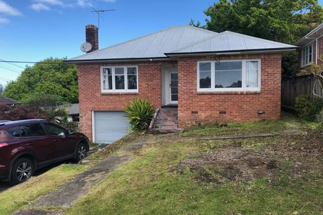 Photo of property in 17 Eastglen Road, Glen Eden, Auckland, 0602
