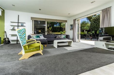 Photo of property in 37 Killarney Avenue, Torbay, Auckland, 0630