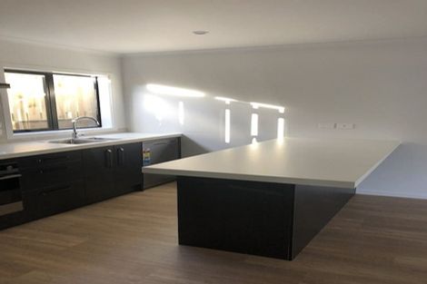Photo of property in 9u9 Surrey Street, Tawa, Wellington, 5028