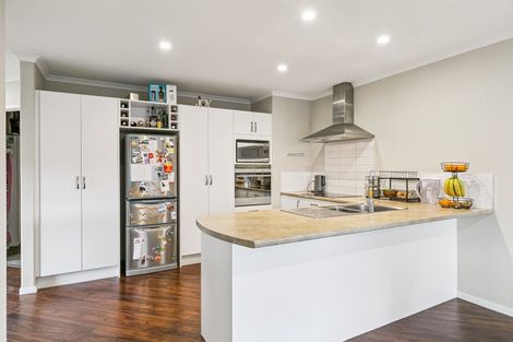 Photo of property in 226 Mark Avenue, Grenada Village, Wellington, 6037