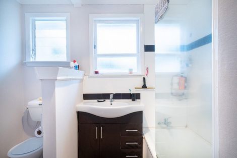 Photo of property in 5 Hartley Place, Awapuni, Palmerston North, 4412