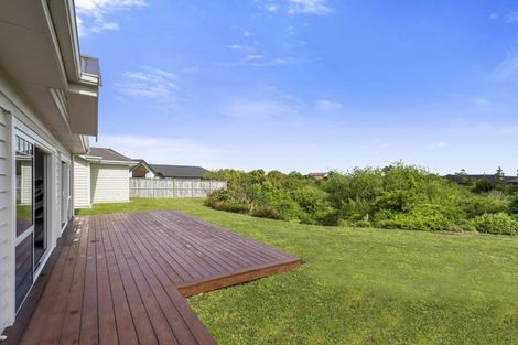 Photo of property in 162 Saint James Drive, Huntington, Hamilton, 3210