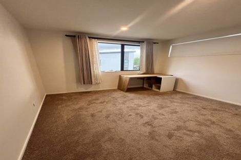 Photo of property in 4e Montmere Avenue, Te Atatu Peninsula, Auckland, 0610