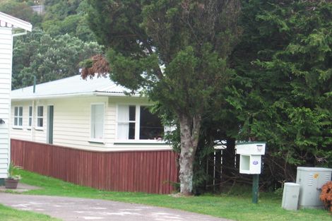 Photo of property in 94 Broderick Road, Johnsonville, Wellington, 6037