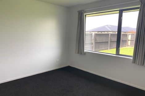 Photo of property in 52 Newman Road, Rolleston, 7614