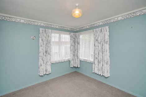 Photo of property in 14 Farquhars Road, Redwood, Christchurch, 8051