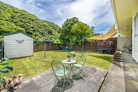 Photo of property in 1/27 Larchmont Grove, Totara Park, Upper Hutt, 5018