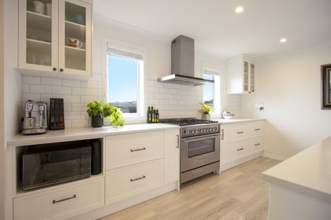 Photo of property in 16 Schooner Drive, Whitby, Porirua, 5024