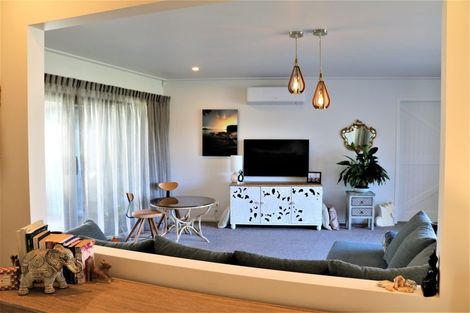 Photo of property in 70 Leeward Drive, Whitianga, 3510