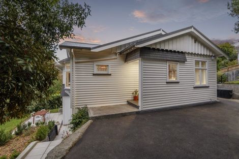 Photo of property in 5 Merlewood Avenue, Cashmere, Christchurch, 8022
