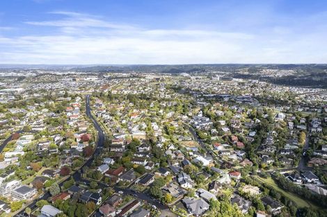 Photo of property in 2/15 Eastwood Rise, Browns Bay, Auckland, 0630