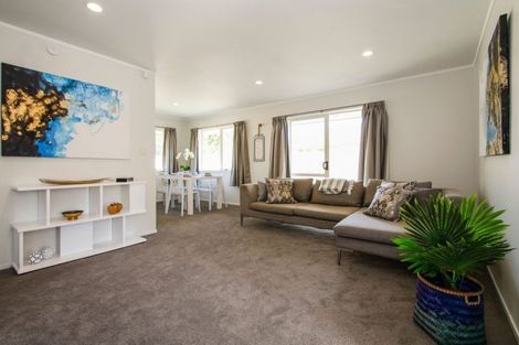 Photo of property in 19 Liddesdale Place, Papakura, 2110