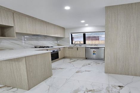 Photo of property in 83b Hutchinsons Road, Bucklands Beach, Auckland, 2014