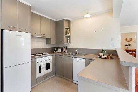 Photo of property in 27 Waimea Road, Waikanae Beach, Waikanae, 5036